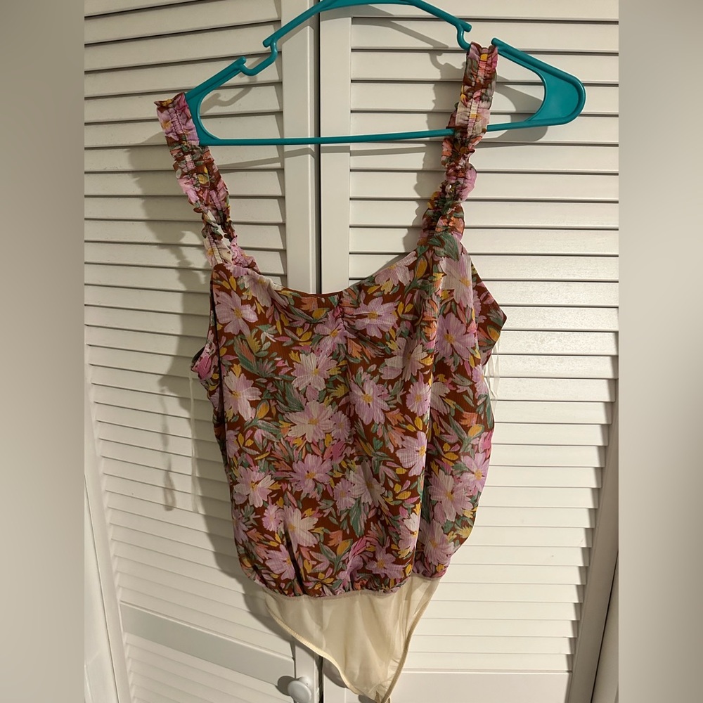 Women’s Lush floral bodysuit size large
